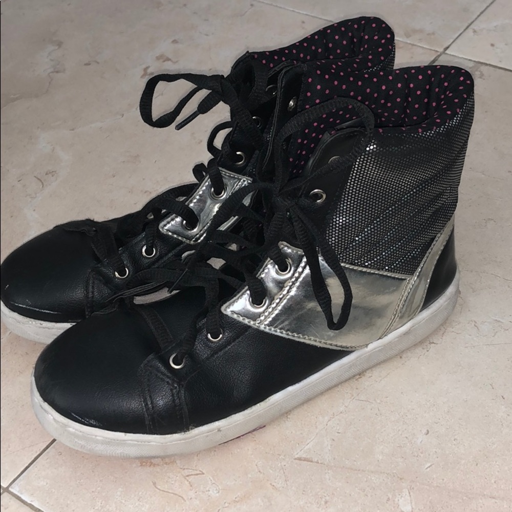 Sneakers - Picture 2 of 2